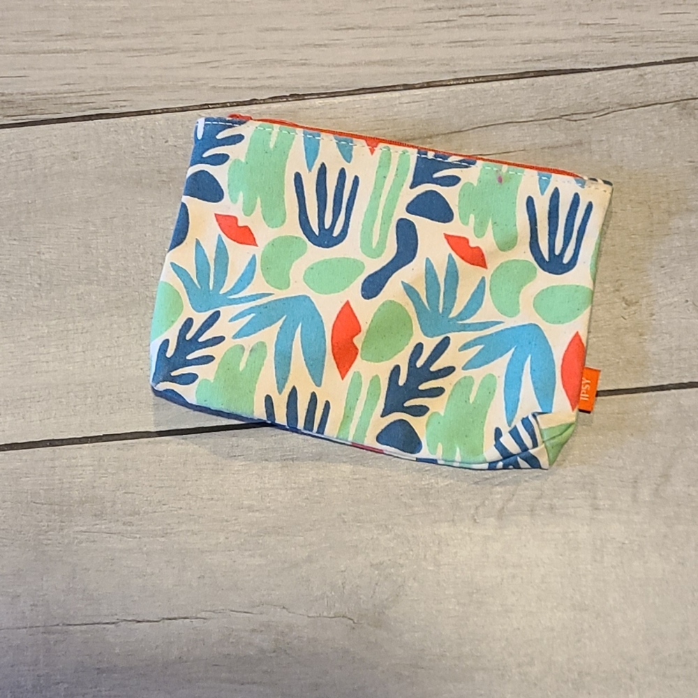 🍁 Ipsy plant print bag🍉